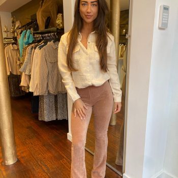 Ambika blouse Bella uitgezoomd voorkant