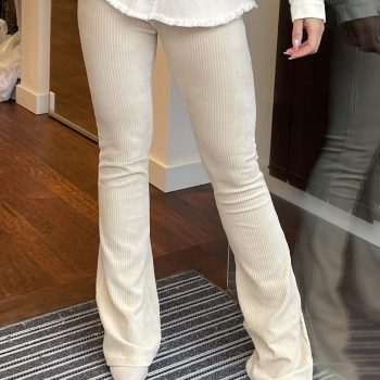 Ambika flair velvet off white voorkant